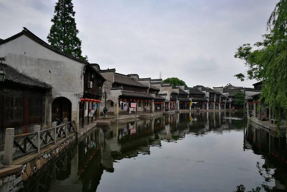 坐火车去秦岭看雪,陕西首趟“银发冰雪游”旅游专列开行